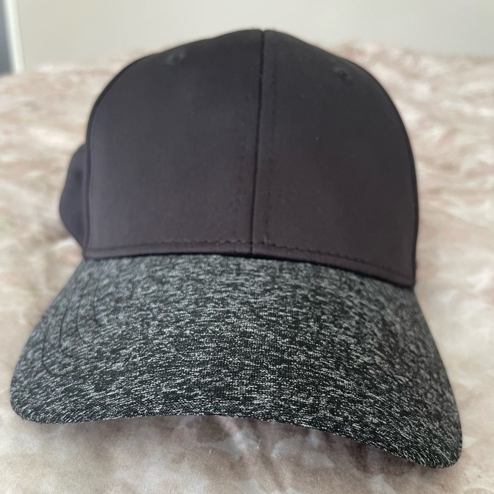 CALIA by Carrie Underwood Black and Gray Hat